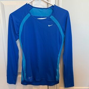 Nike Women's Dri-Fit XS Long Sleeve Top in Blue and Teal
